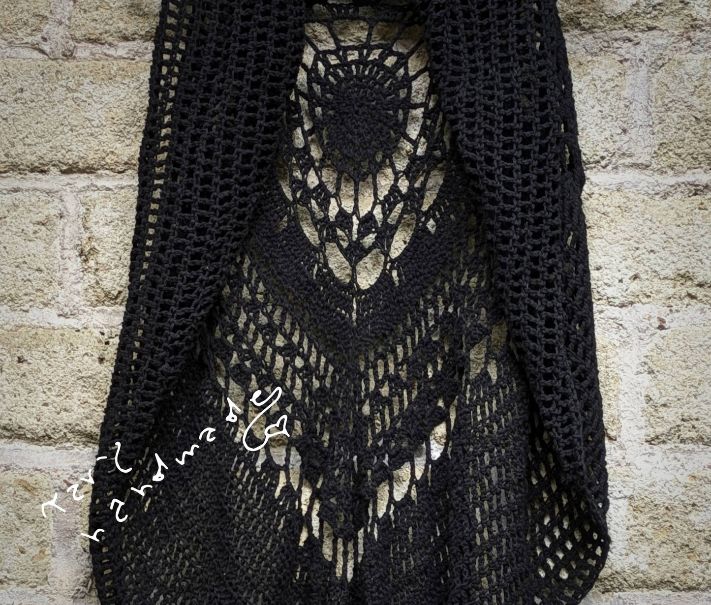 Mandala Nocturne – Gilet Lungo Crochet in Cotone Nero