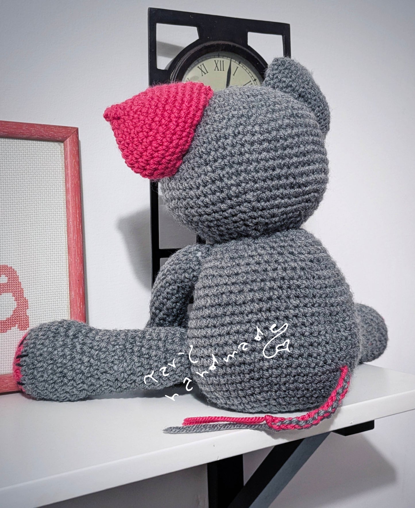 M∃– Pupazzo Crochet Goth con Anima Alternativa