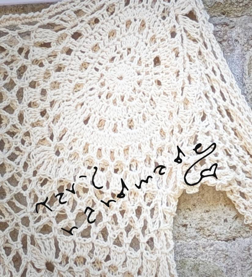 Luce Nomade – Maglia Boho in Cotone Avorio con Mandala e Ventaglietti