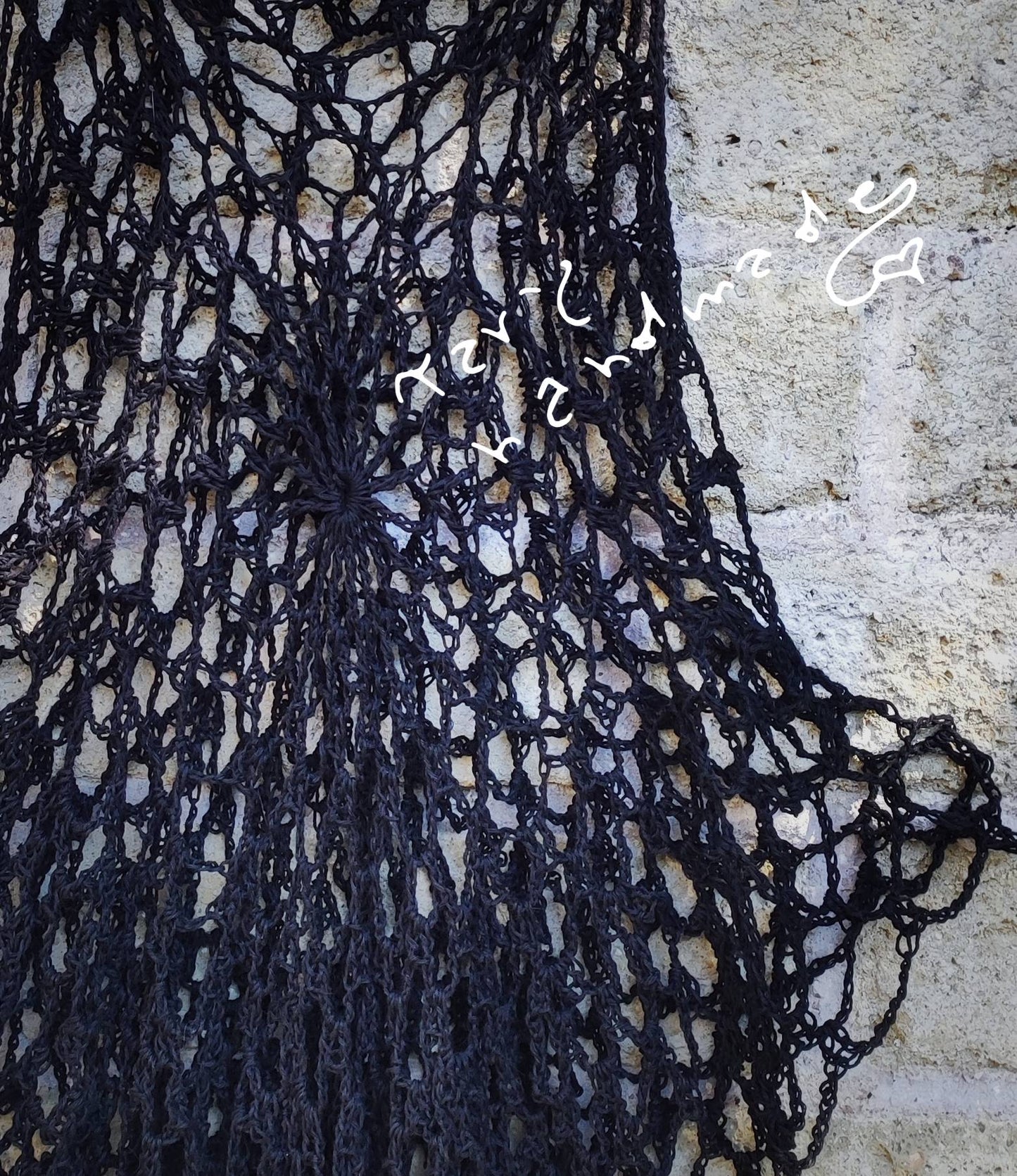 Velo d’Ombra – Abito Crochet Nero a Rete in Stile Goth