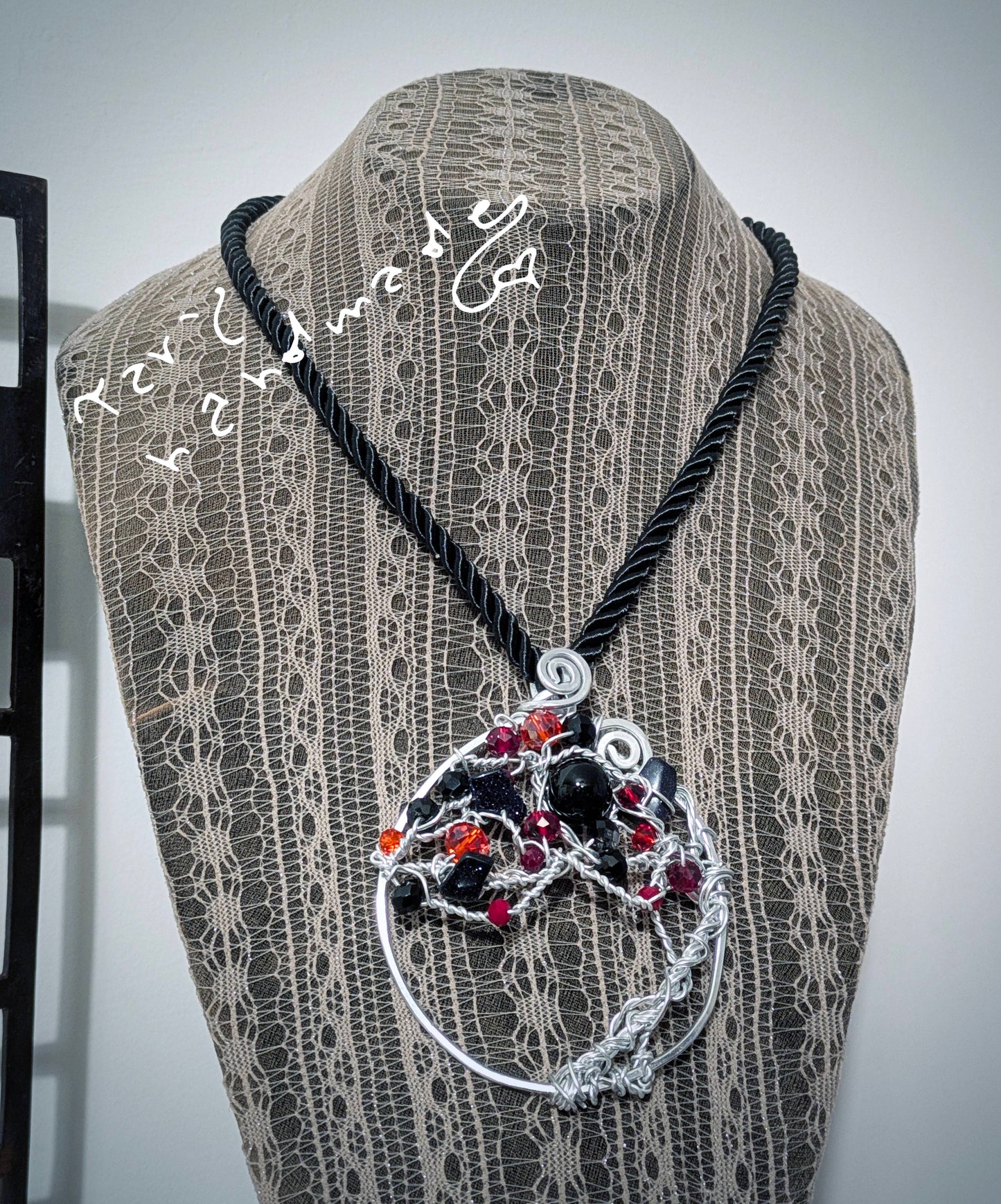 Radicanera - Collana Albero della Vita in alluminio wire, pietre dure e cristalli