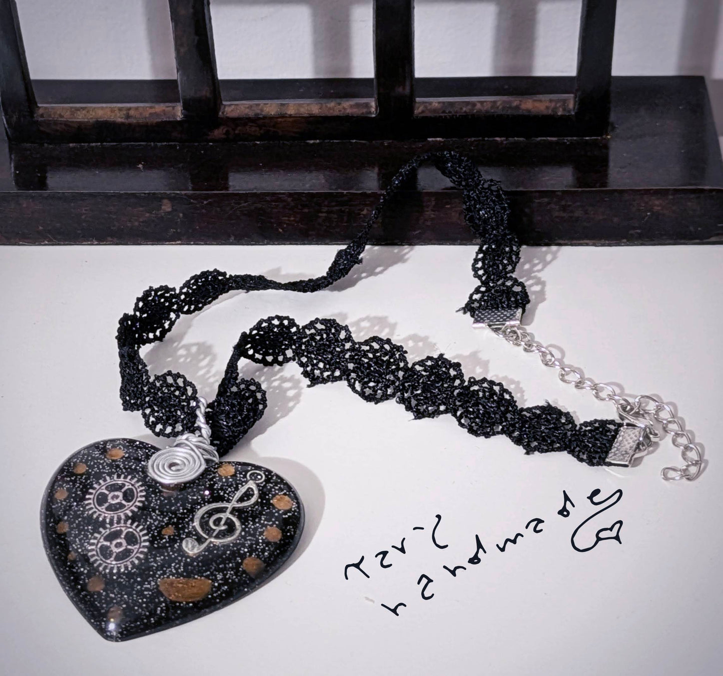 Song of Gears - Choker in Pizzo con Cabochon Gotico Steampunk in Wire Art