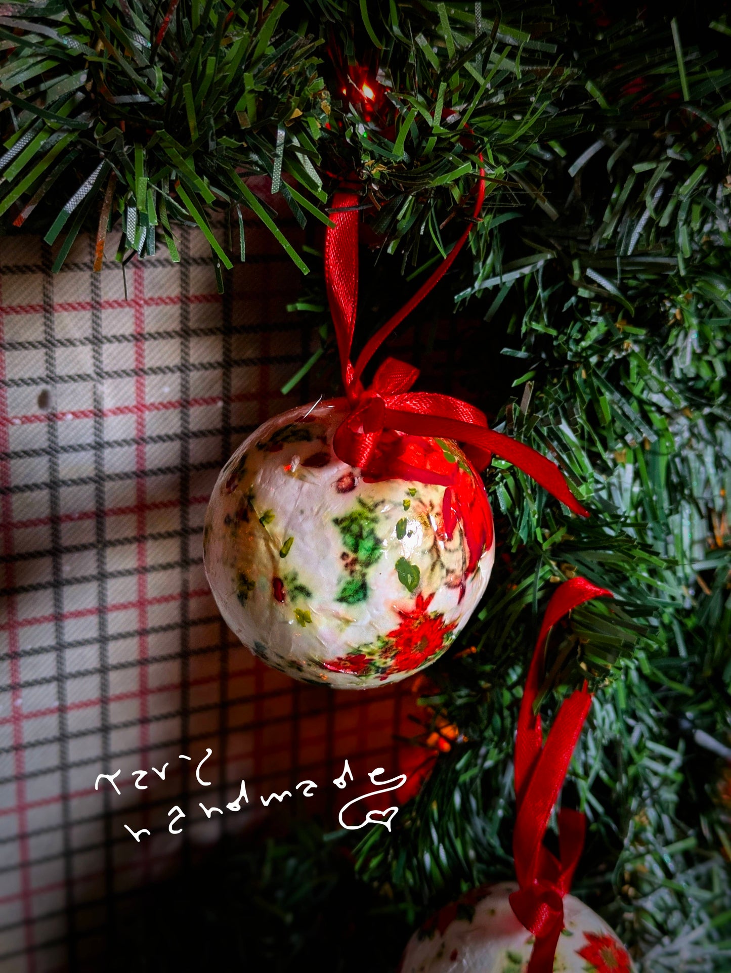 Pallina Natalizia “Christmas Carol” – Addobbo Artigianale