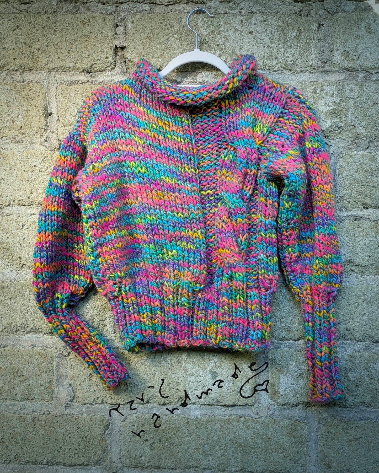 Rainbow Hugs – Pullover Arcobaleno Morbido