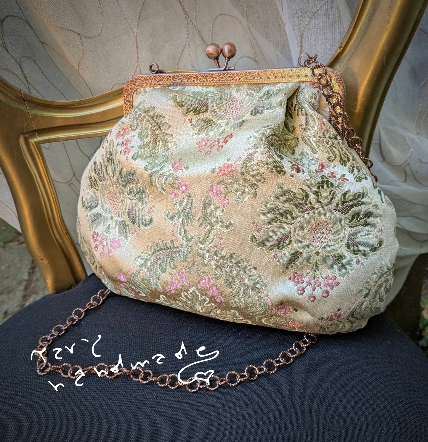 Piccoli Mondi a Mano – Borse tra goth, vittoriano e fairy vibes