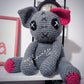 M∃– Pupazzo Crochet Goth con Anima Alternativa