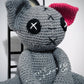 M∃– Pupazzo Crochet Goth con Anima Alternativa
