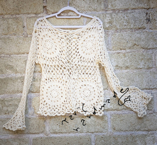Luce Nomade – Maglia Boho in Cotone Avorio con Mandala e Ventaglietti