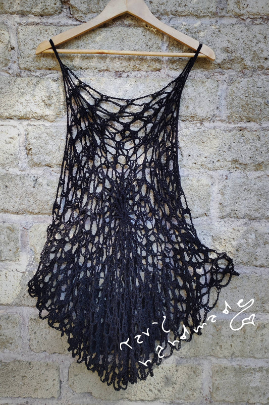 Velo d’Ombra – Abito Crochet Nero a Rete in Stile Goth