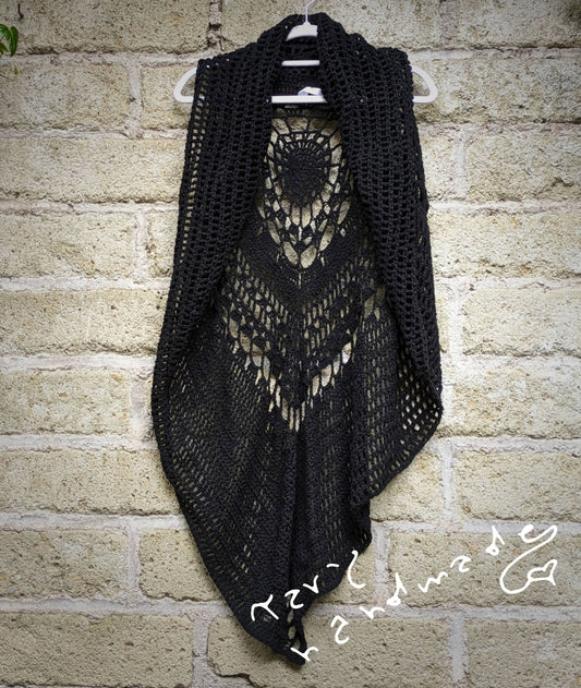 Mandala Nocturne – Gilet Lungo Crochet in Cotone Nero