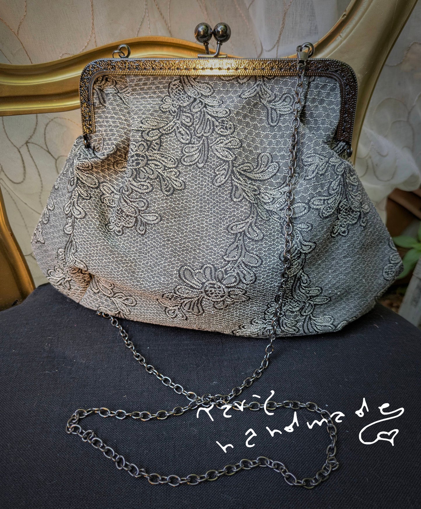 Piccoli Mondi a Mano – Borse tra goth, vittoriano e fairy vibes