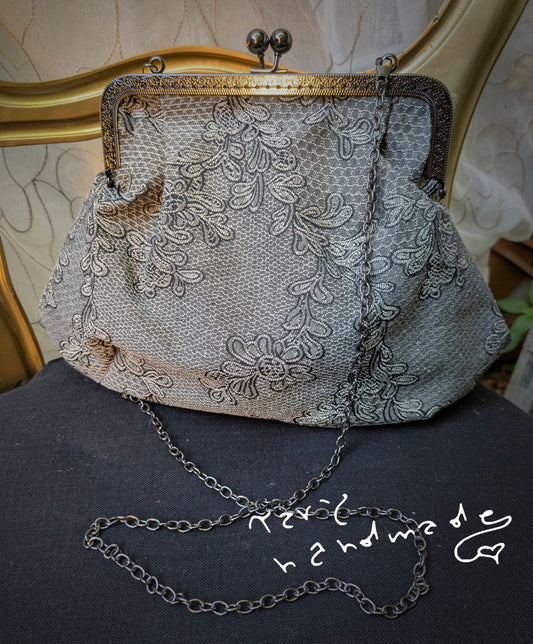 Piccoli Mondi a Mano – Borse tra goth, vittoriano e fairy vibes