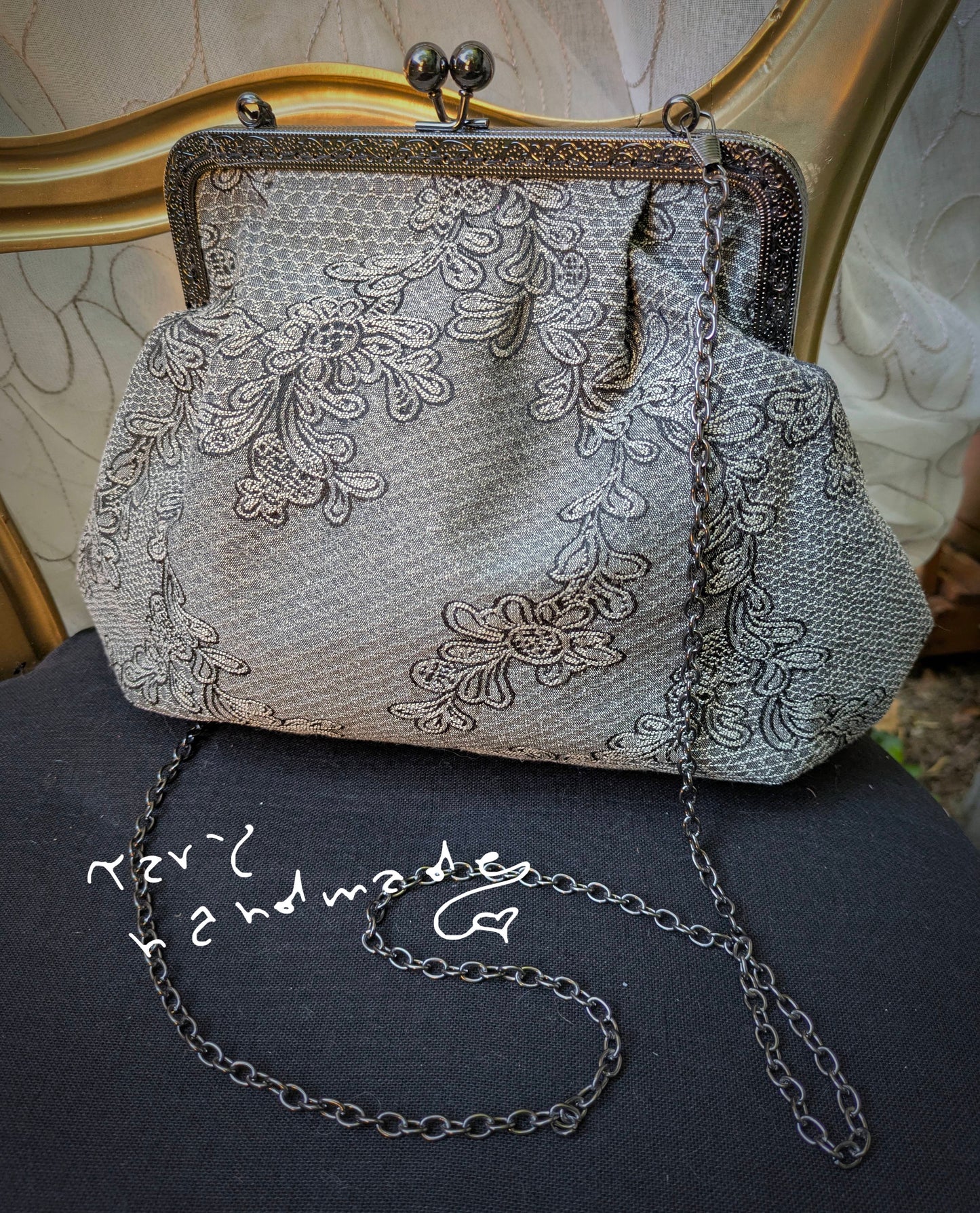 Piccoli Mondi a Mano – Borse tra goth, vittoriano e fairy vibes