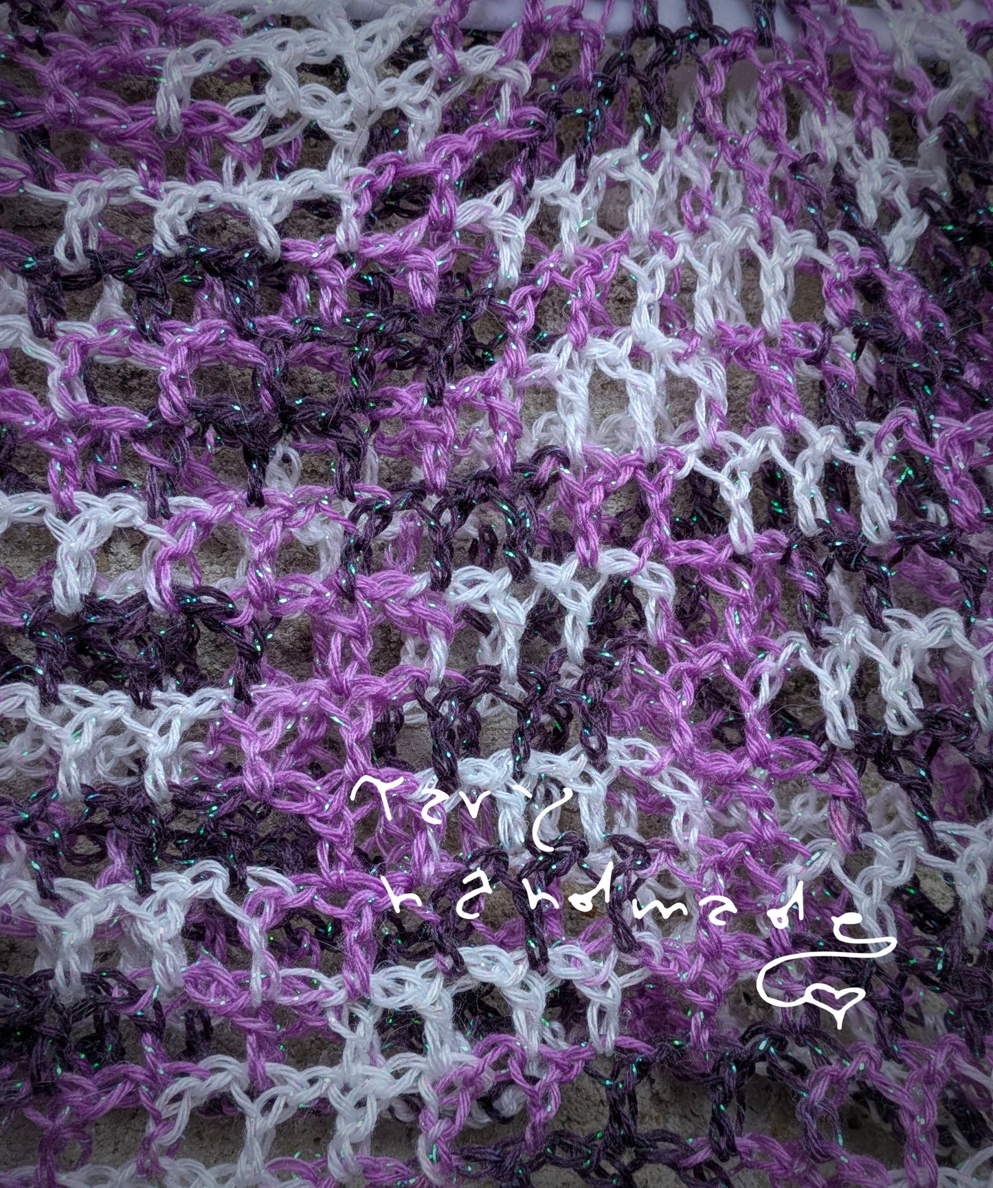 Etere Selvaggio – Crop Top Crochet a Rete con Maniche Ampie