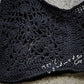 Petalo d’Ombra – Top Corto Gothic Crochet in Cotone Nero