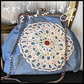 Sole in Borsa – Borsa Pasticcino in Jeans con Mandala Crochet e Tracolla a Catena