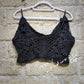 Petalo d’Ombra – Top Corto Gothic Crochet in Cotone Nero