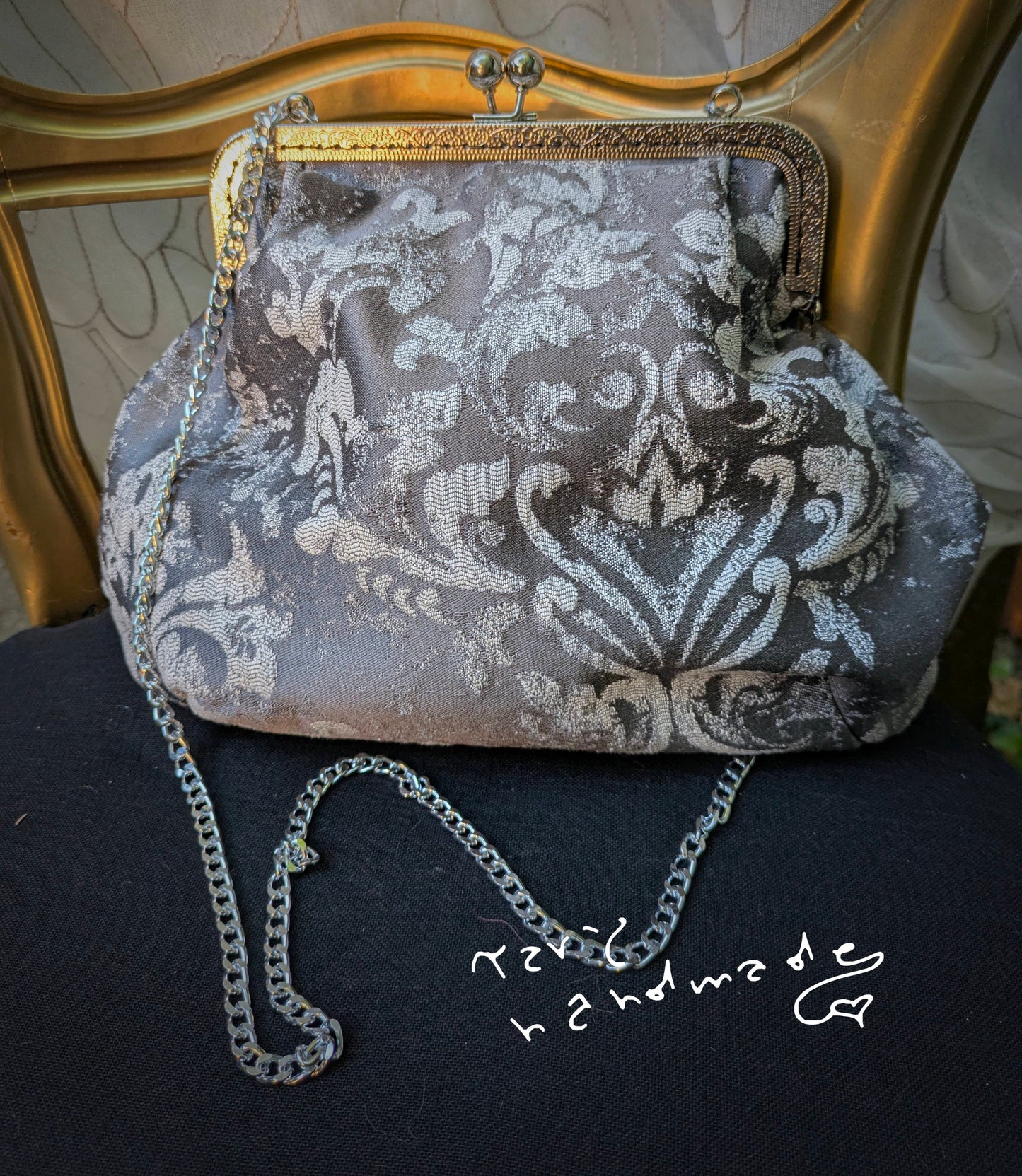 Piccoli Mondi a Mano – Borse tra goth, vittoriano e fairy vibes