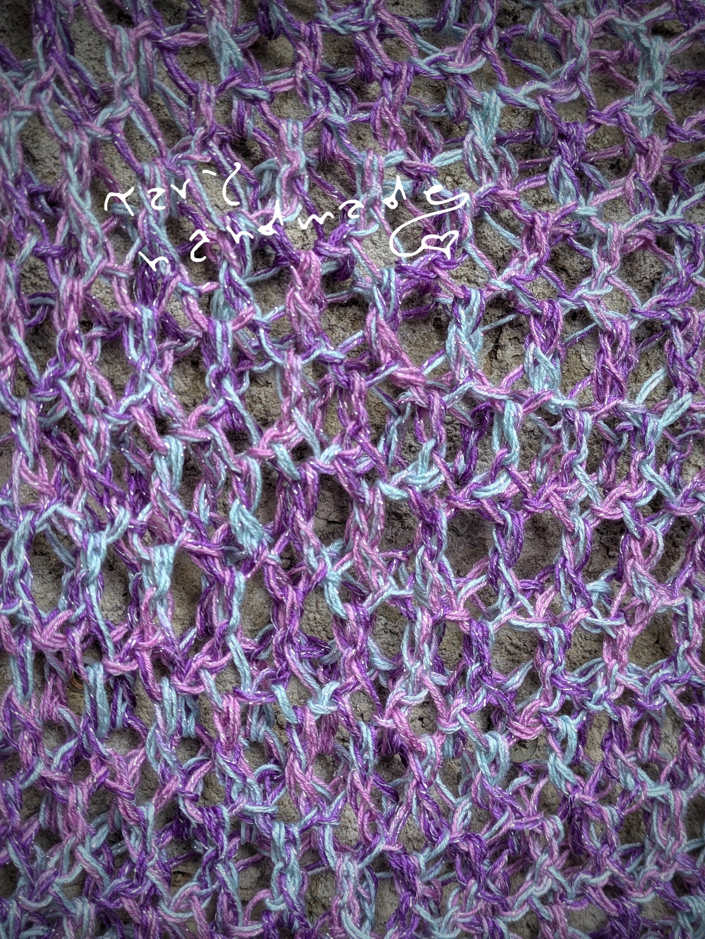 Etere Selvaggio – Crop Top Crochet a Rete con Maniche Ampie