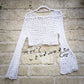 Etere Selvaggio – Crop Top Crochet a Rete con Maniche Ampie